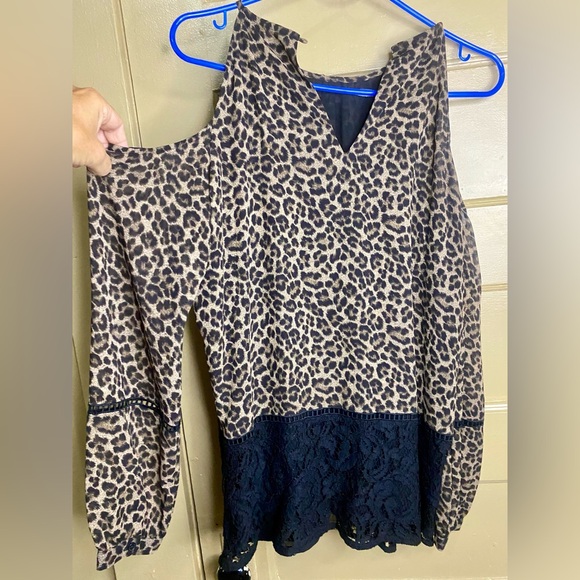 Michael Kors leopard blouse. Size M. - Picture 2 of 5